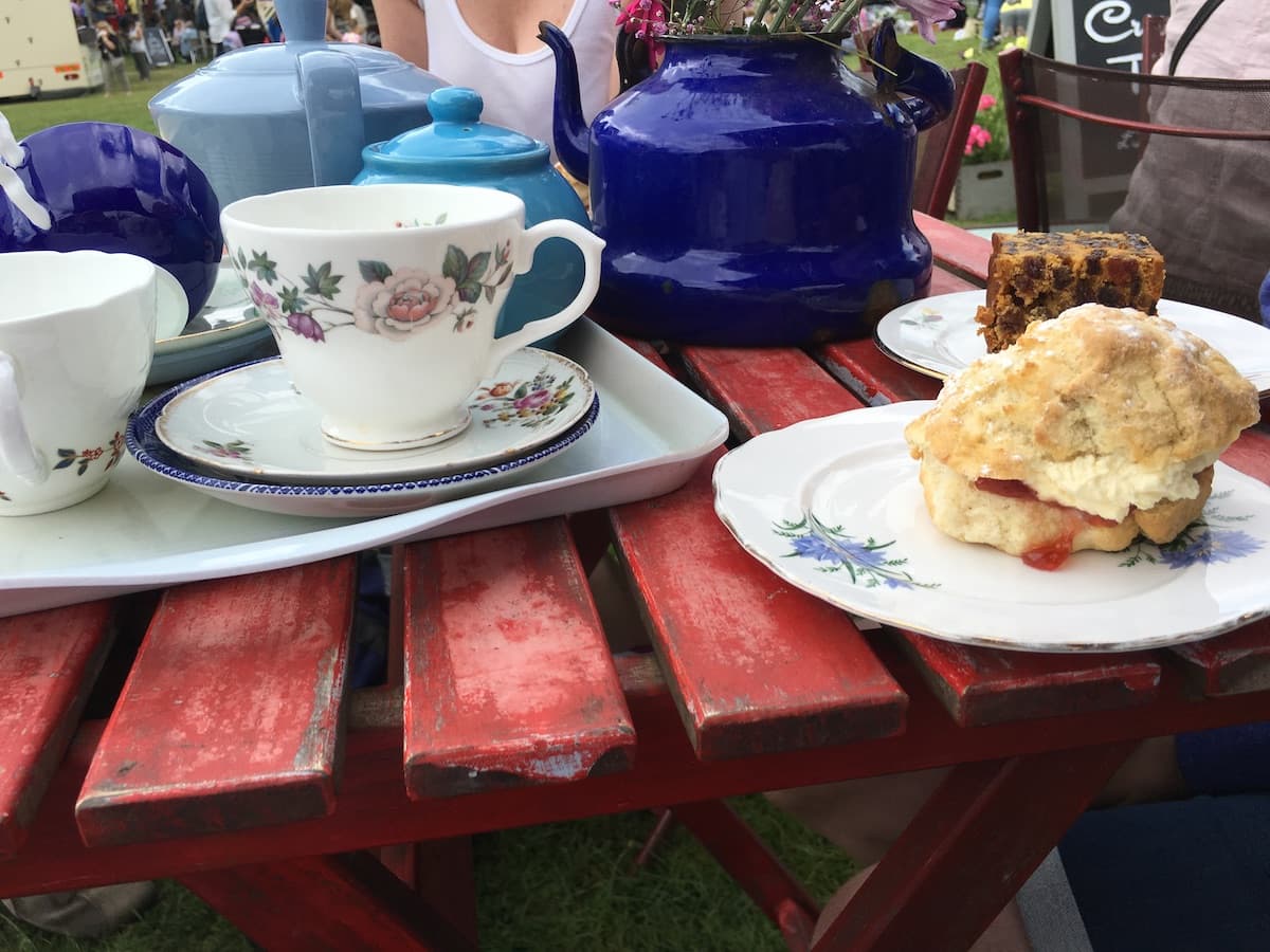 English tea and scones